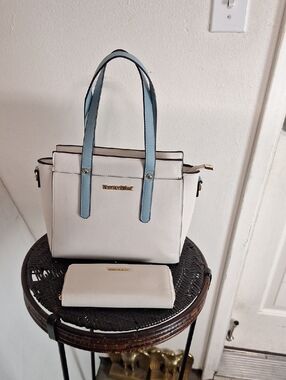 Montana West W/Wallet And Long Strap NWOT